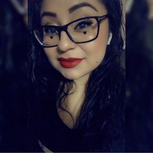 Meet your Posher, Nina